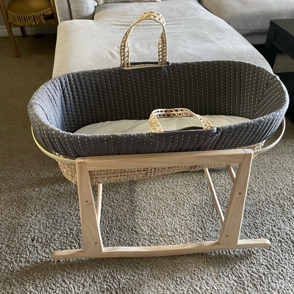 Moses Basket with Stand/Rocker